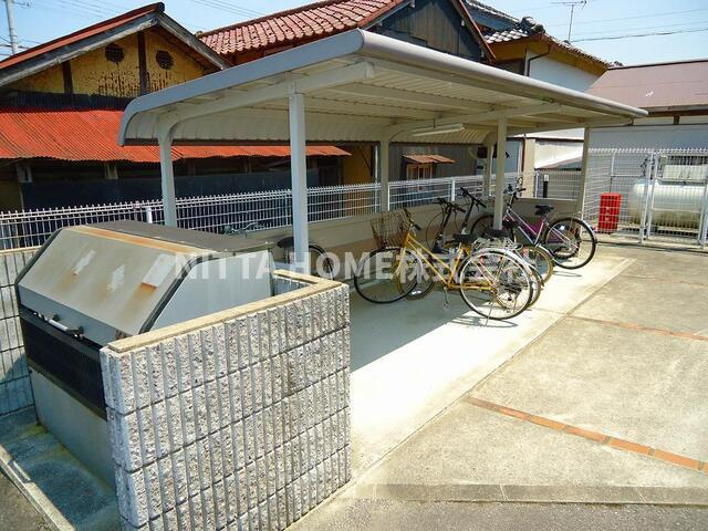 カーサヴェルデのその他共用部分|屋根付きの駐輪場になります◎