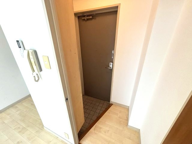 ヒルズ六甲の玄関