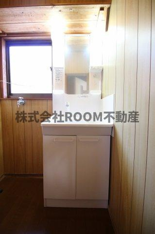 髙野貸家の独立洗面台|独立洗面化粧台付き