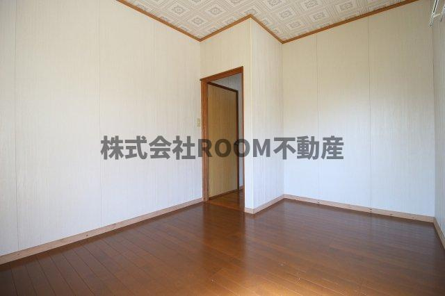 髙野貸家の洋室|明るい洋室です