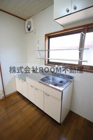 髙野貸家のキッチン|使いやすいキッチンです