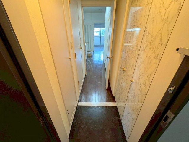 セントロイヤルクラブ新大阪の玄関