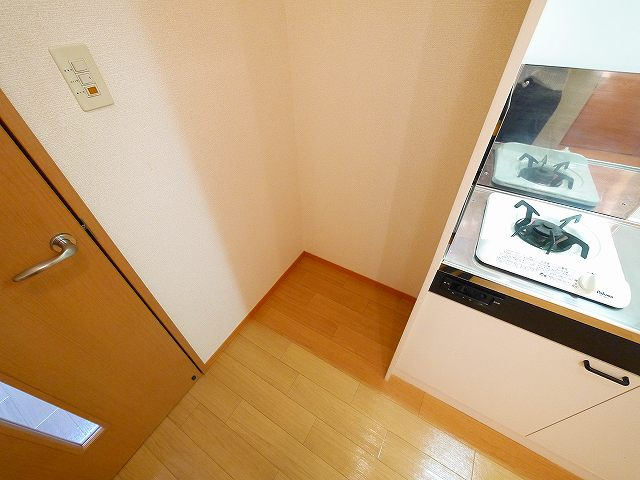 セジュール紀寺のキッチン|冷蔵庫置き場も確保。