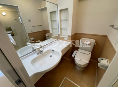 【独立洗面台】 | エランビタールNAKANISHI Ⅱ棟 | 同タイプのお部屋の写真。現況を優先します。