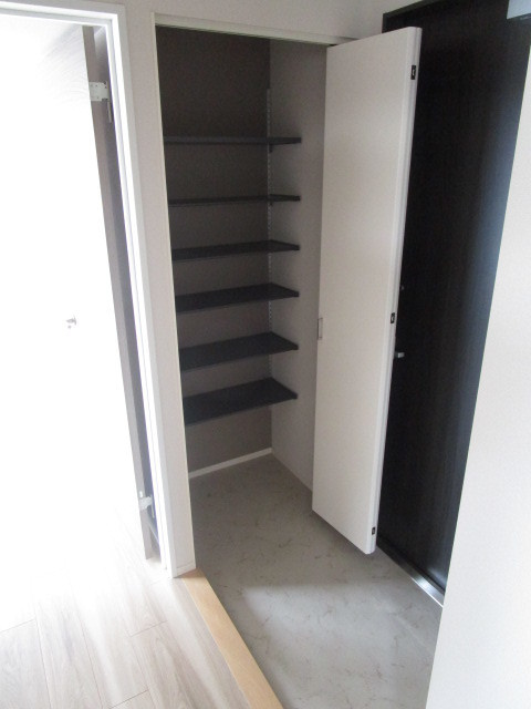 ＯＫ　Ｒｅｓｉｄｅｎｃｅ　新小岩の玄関|★シューズＢＯＸ★