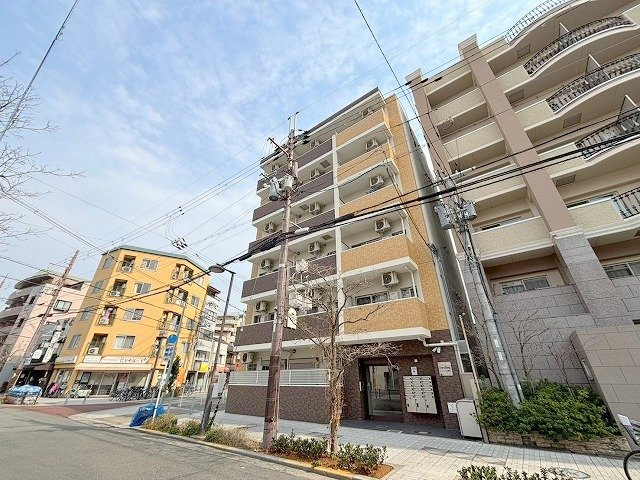 ドゥエリング上新庄の外観