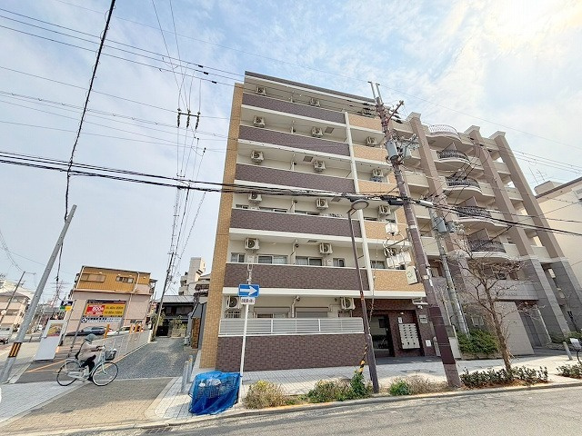 ドゥエリング上新庄の外観