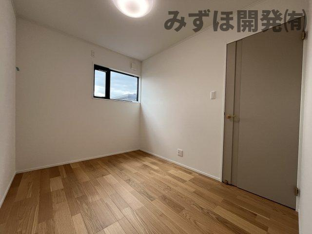 東根市神町東3丁目3-19　C棟の洋室