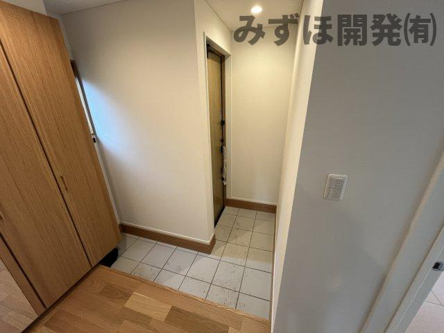 東根市神町東3丁目3-19　C棟の玄関