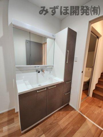 東根市神町東3丁目3-20　B棟の独立洗面台