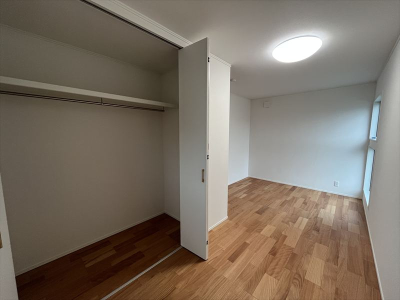 東根市神町東3丁目3-21　A棟の収納|広々とした収納が嬉しいですね。