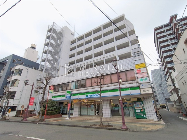 【その他】 | 家族との時間を大切に楽しく過ごせる明るいエントランスが迎えてくれます。
