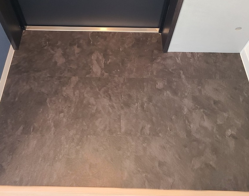 COCOFLAT　HIGASHI-KOENJIの玄関