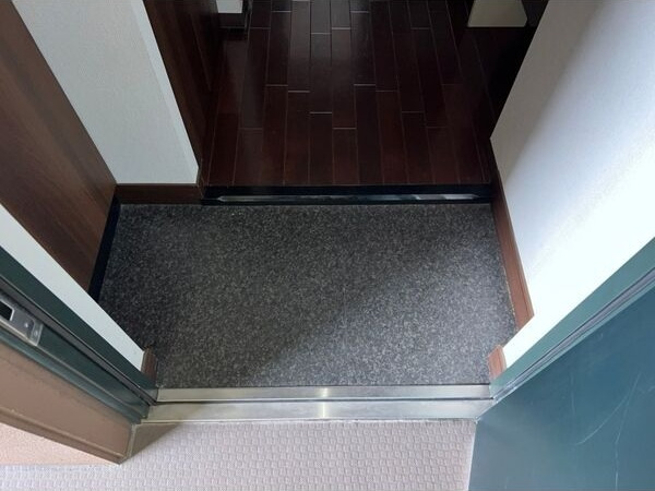 ライジングコート名古屋駅前東の玄関