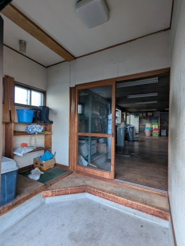 新富士4丁目　作業場付中古住宅のその他|作業場　玄関