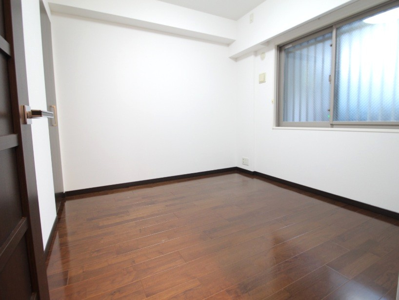 地下鉄東西線「京都市役所前」駅徒歩１０分◆田の字エリア◆改装済２ＬＤＫ◆イーグルコート京都六角雅心庵の洋室|洋室（５.０帖）