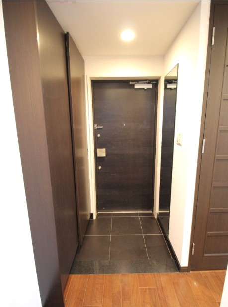 地下鉄東西線「京都市役所前」駅徒歩１０分◆田の字エリア◆改装済２ＬＤＫ◆イーグルコート京都六角雅心庵の玄関|玄関