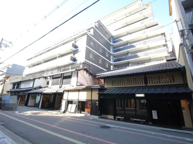 地下鉄東西線「京都市役所前」駅徒歩１０分◆田の字エリア◆改装済２ＬＤＫ◆イーグルコート京都六角雅心庵の外観|マンション外観