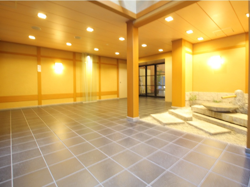 地下鉄東西線「京都市役所前」駅徒歩１０分◆田の字エリア◆改装済２ＬＤＫ◆イーグルコート京都六角雅心庵のロビー|ロビー