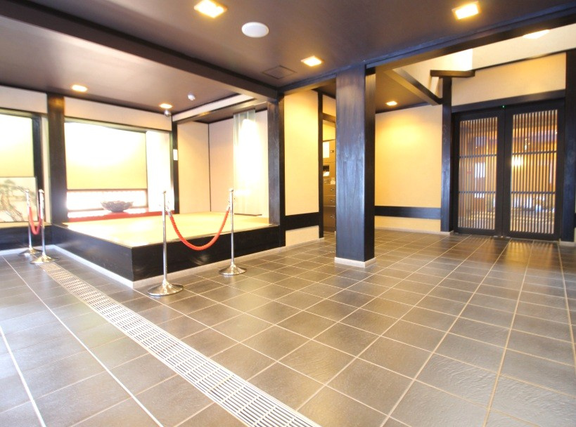 地下鉄東西線「京都市役所前」駅徒歩１０分◆田の字エリア◆改装済２ＬＤＫ◆イーグルコート京都六角雅心庵のロビー|ロビー