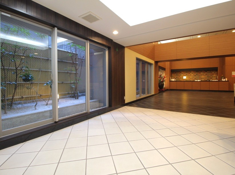 地下鉄東西線「京都市役所前」駅徒歩１０分◆田の字エリア◆改装済２ＬＤＫ◆イーグルコート京都六角雅心庵のロビー|ロビー