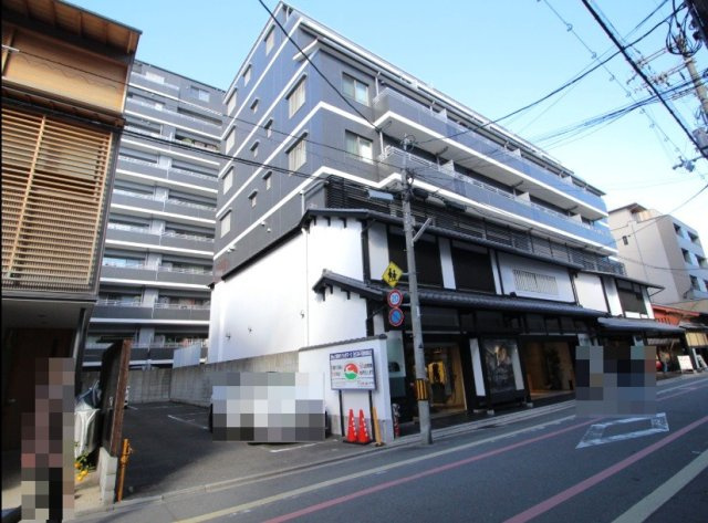 地下鉄東西線「京都市役所前」駅徒歩１０分◆田の字エリア◆改装済２ＬＤＫ◆イーグルコート京都六角雅心庵の外観|前道含む外観