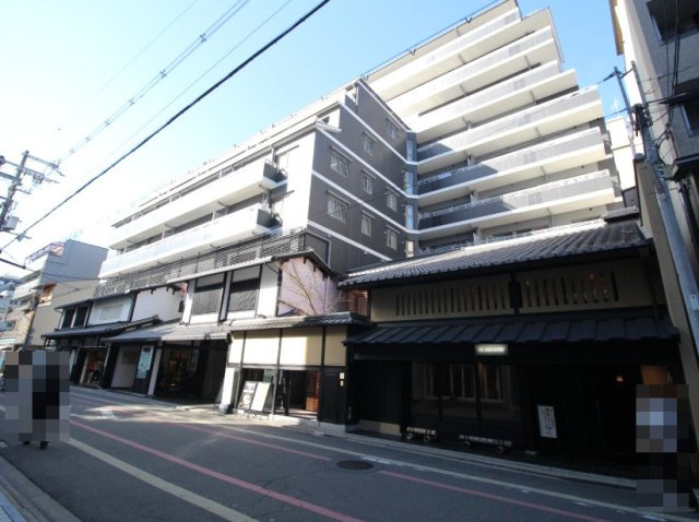 地下鉄東西線「京都市役所前」駅徒歩１０分◆田の字エリア◆改装済２ＬＤＫ◆イーグルコート京都六角雅心庵の外観|前道含む外観