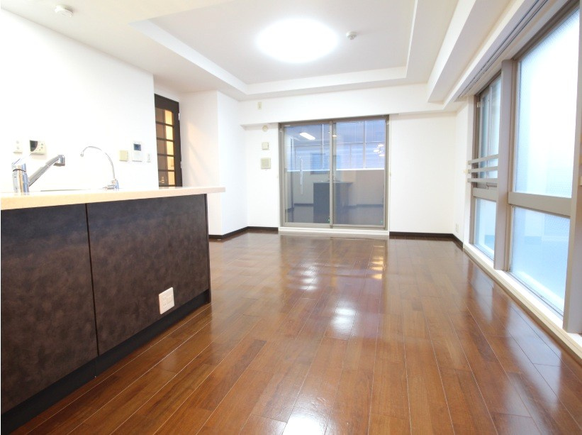 地下鉄東西線「京都市役所前」駅徒歩１０分◆田の字エリア◆改装済２ＬＤＫ◆イーグルコート京都六角雅心庵の居間・リビング|リビング