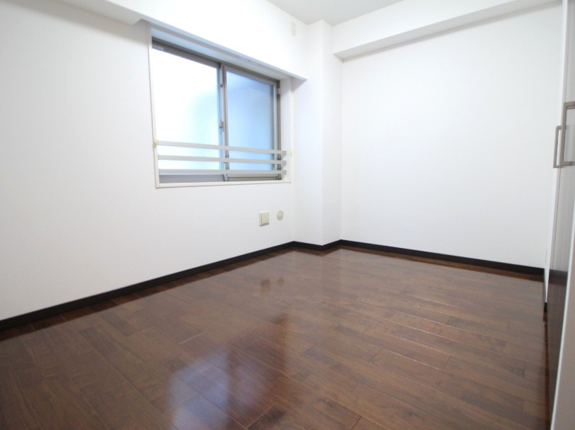 地下鉄東西線「京都市役所前」駅徒歩１０分◆田の字エリア◆改装済２ＬＤＫ◆イーグルコート京都六角雅心庵の洋室|洋室（６.０帖）