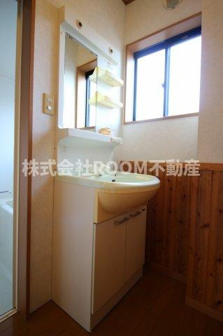 蓼池マンションルビィの洗面所|ゆったりとスペースのある洗面所