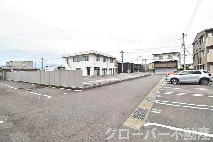 メゾン アイジュの駐車場|駐車場