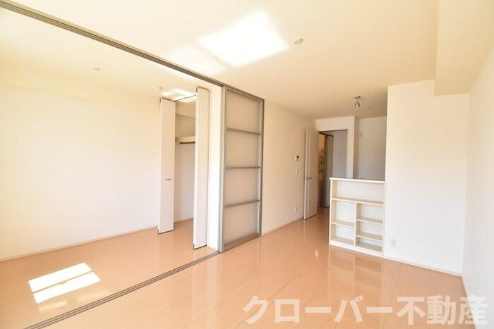 メゾン アイジュの居間・リビング|ＬＤＫ１０．２帖＋洋室３帖