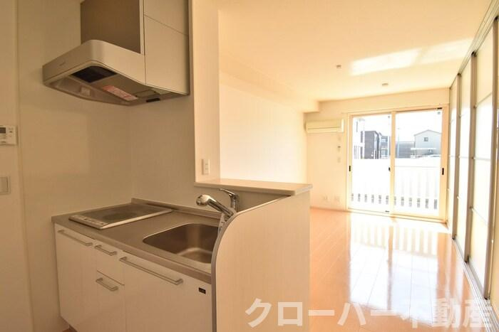 メゾン アイジュのキッチン|２口ＩＨコンロ付きビルトインキッチン