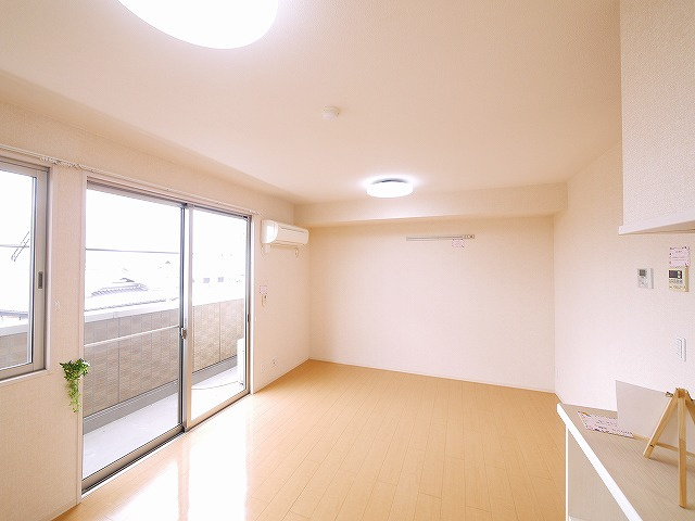 アンソレイユの内装|使いやすい居間です