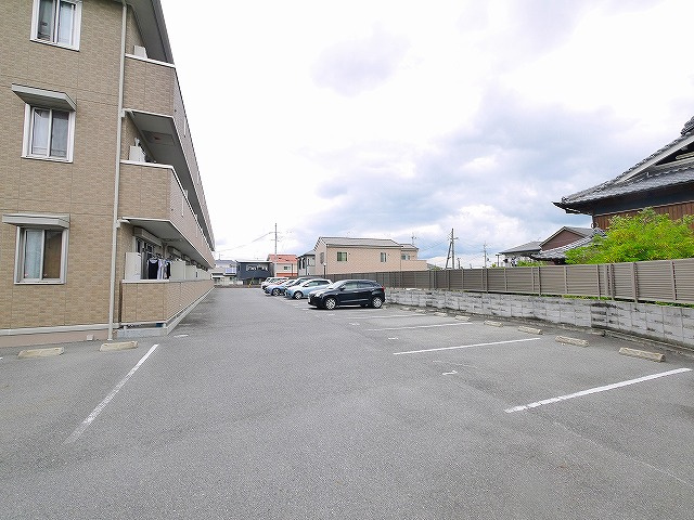 アンソレイユの駐車場|駐車場完備です