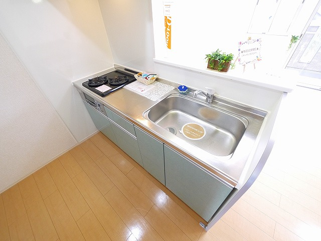 アンソレイユのキッチン|コンパクトなキッチンで掃除もラクラク