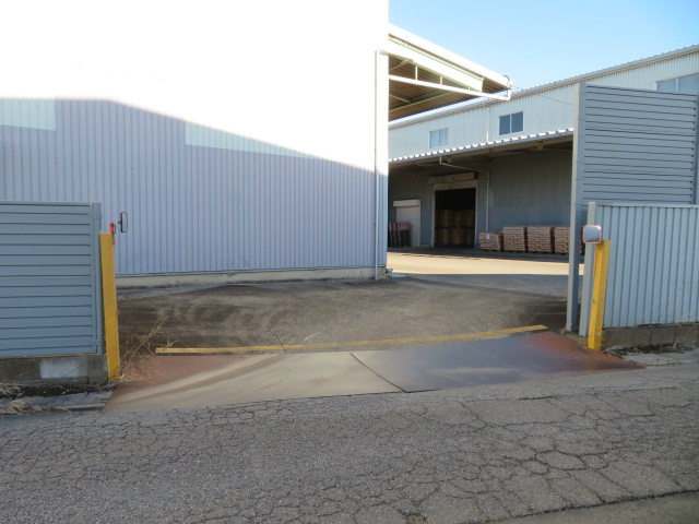 加須市飯積の倉庫