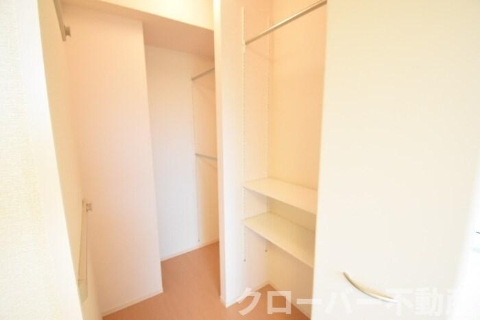 カーサコーラル A棟の収納|ウォークインクローゼット