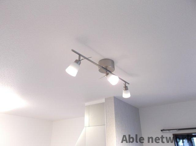 神栖市深芝南３丁目のアパートの設備|リビング照明