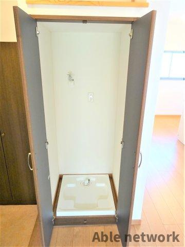 神栖市深芝南３丁目のアパートの玄関|洗濯機置き場