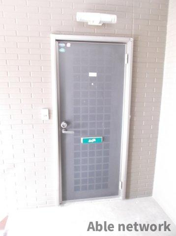 神栖市深芝南３丁目のアパートの玄関