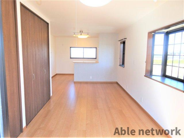 神栖市深芝南３丁目のアパートの居間・リビング|ＬＤＫ１６．５帖