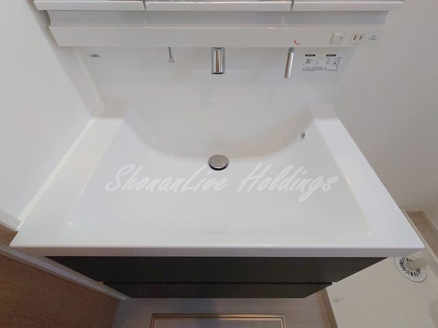 プラージュ材木座の洗面所|※同施工