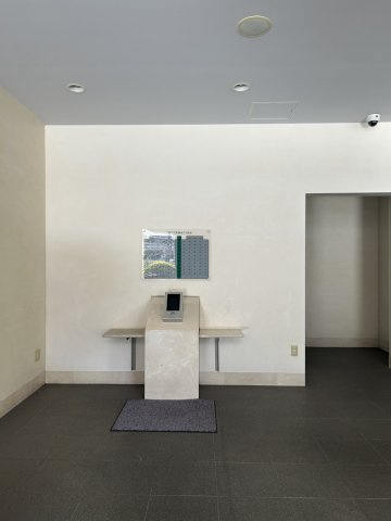 高知市針木東町　針木ガーデンヒルズ中古マンションのロビー|オートロック完備の安心設計