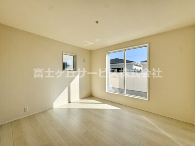 【寝室】 | 豊橋市高師町 59期 新築一戸建て 1号棟 | 使い勝手のいい寝室です