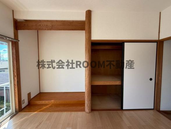 三股樺山貸家の収納|こまごまとしたものを収納できそうですね