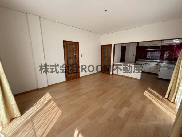 三股樺山貸家の居間・リビング|居間です