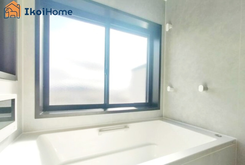 明石市東人丸町　中古戸建の浴室|●年中無休：当日予約可●浴室からも明石海峡大橋・淡路島が望めます！浴室暖房乾燥機搭載で寒い日も快適！