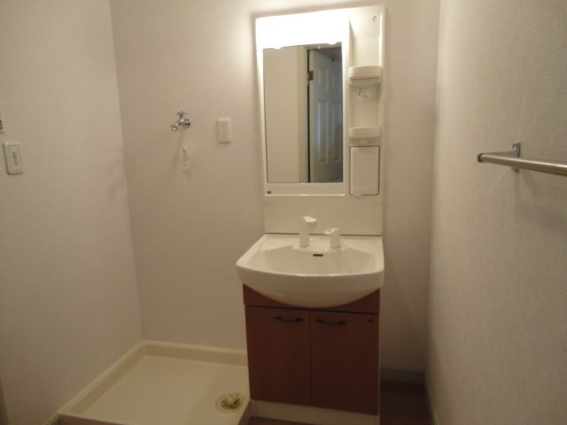 シャインビュー　　刈谷市近郊の賃貸はクラスホーム刈谷店の洗面所|洗濯機置場