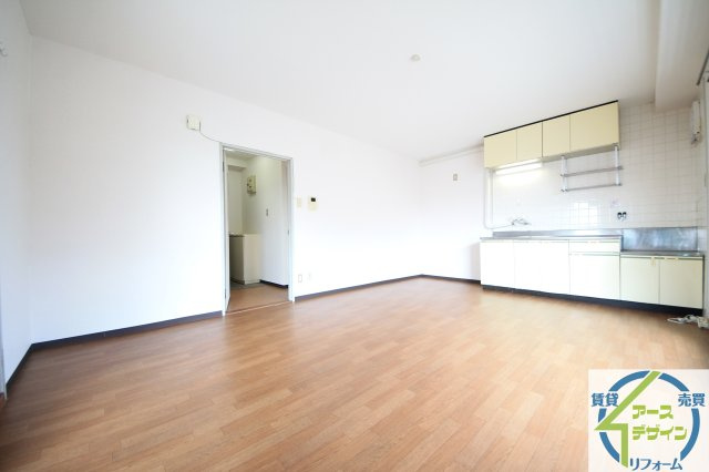 サングリーン衣笠の居間・リビング|※類似写真